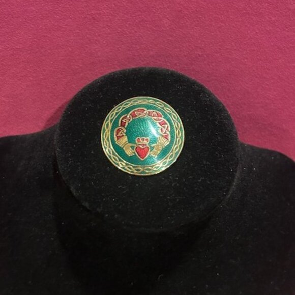 CELTIC SEA GEMS Claddagh Green Red Enamel BROOCH - Picture 3 of 6